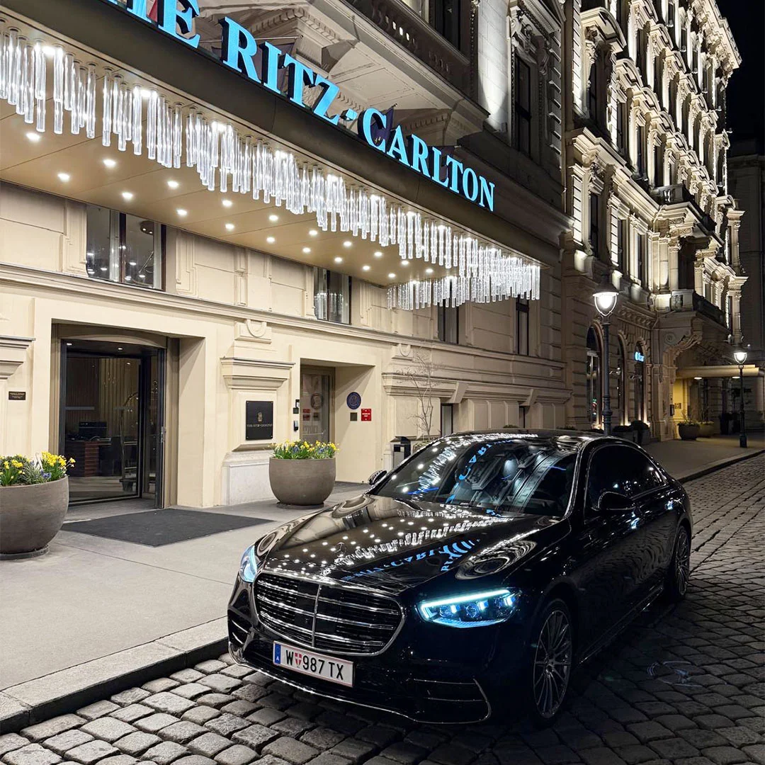 Mercedes Limousine Ritz Carlton Hotel Vienna